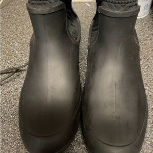 UGG Women's Chevonne Black Waterproof Slip-On Boots